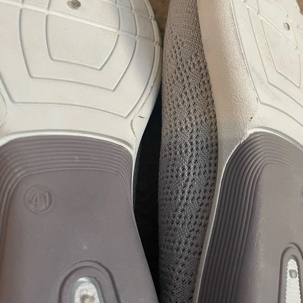 𝅺real comfort by Chadwick slip on shoes NWOT